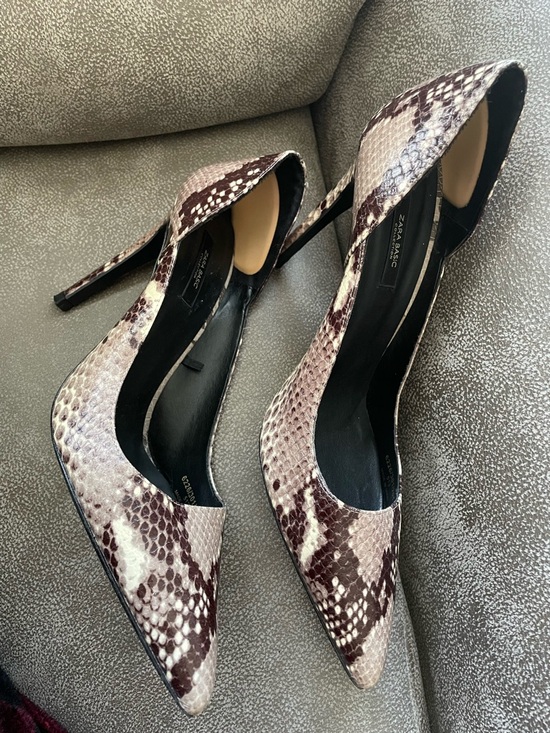Zara Shoes - Zara Basic Collection Snakeskin Print Leather Pointy Toe Heels